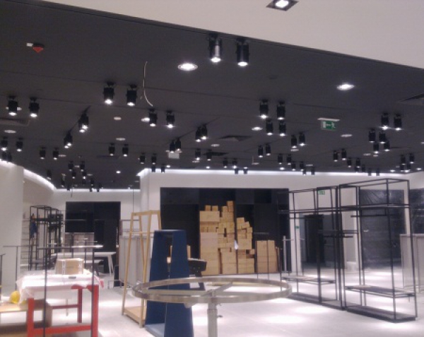 Магазин H&amp;M - Сердика Център София